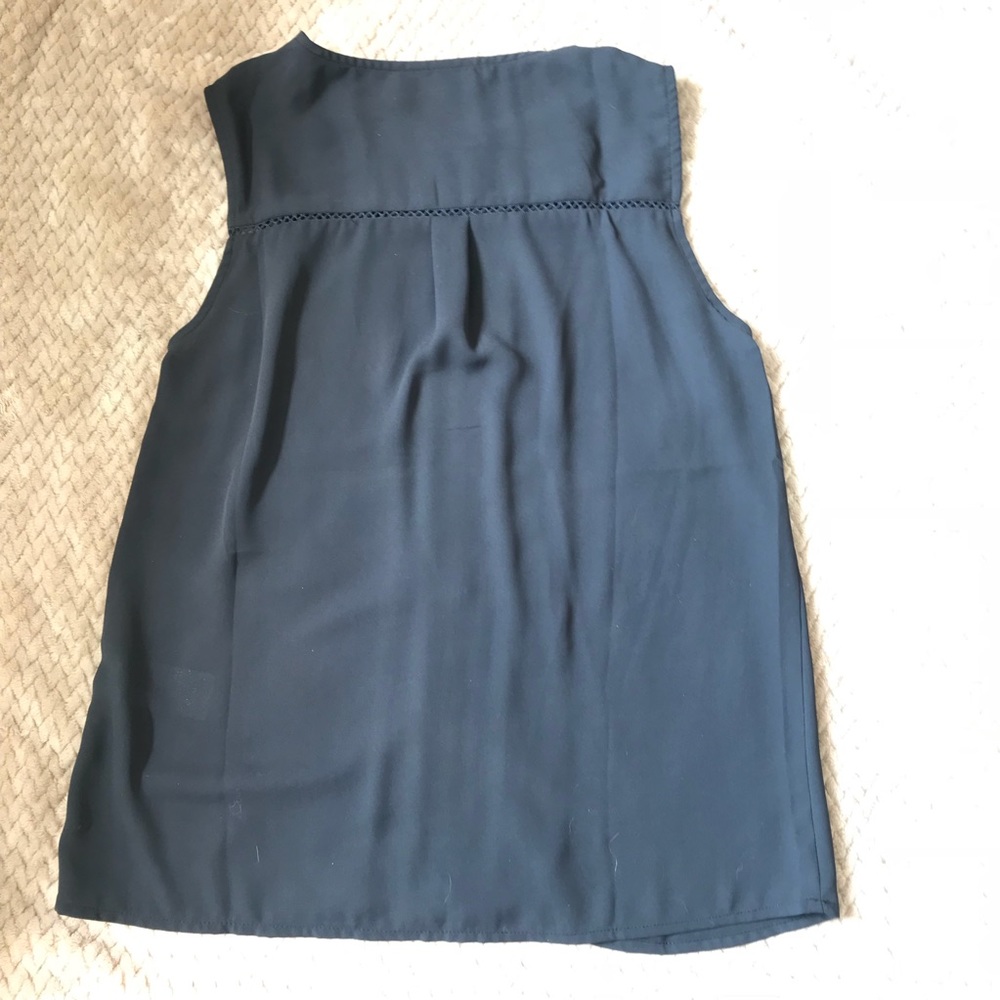 Black top - Picture 2 of 2